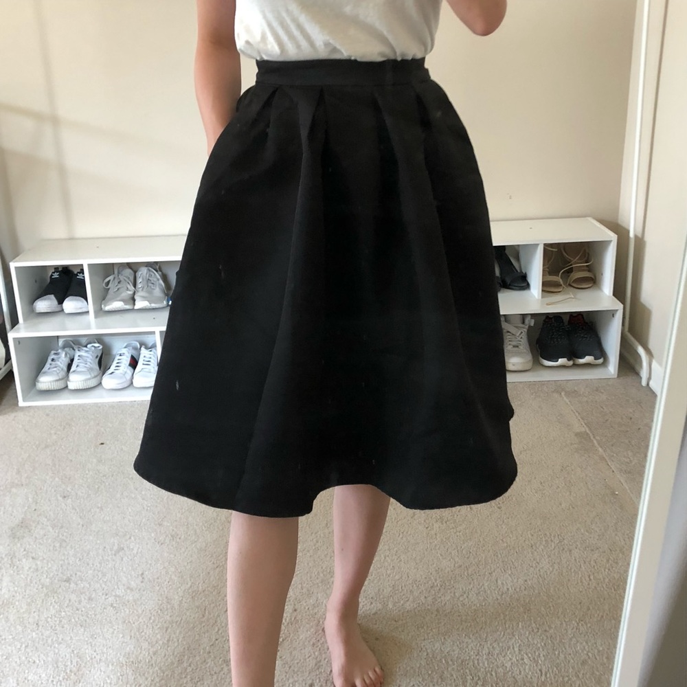 Midi Black Skirt with pockets